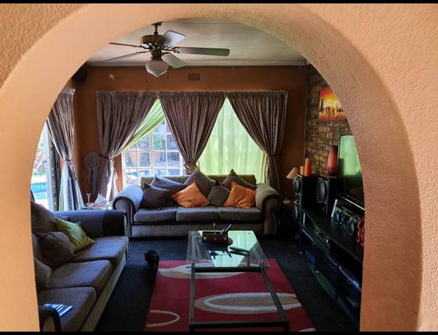 3 BEDROOM HOUSE FOR SALE IN DALPARK EXT 1